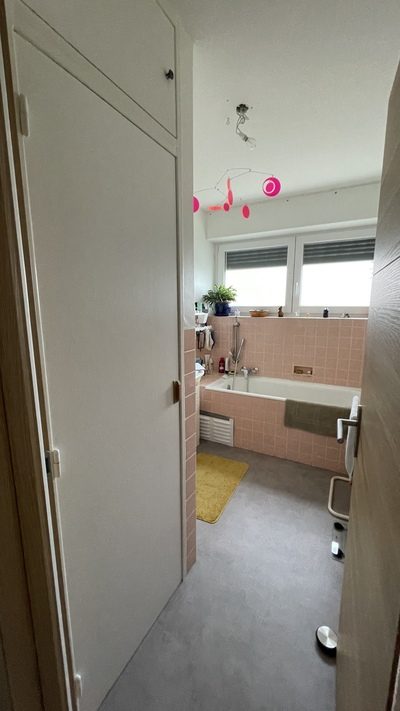 Avant le remplacement d'une salle de bain.